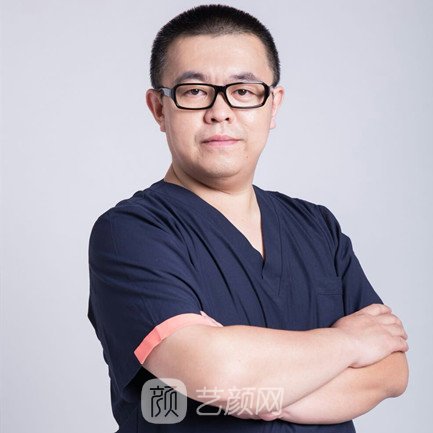 王強(qiáng)