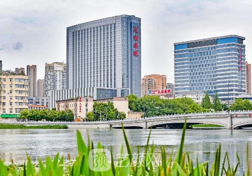 武漢天佑雙眼皮季偉技術(shù)